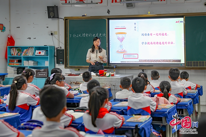 威尼斯人娱乐城-三尺讲台耕耘出桃李芬芳